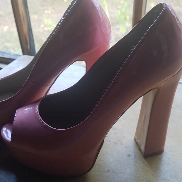 Peachy/pink patent Steve Madden heels. NWT. - Picture 2 of 8